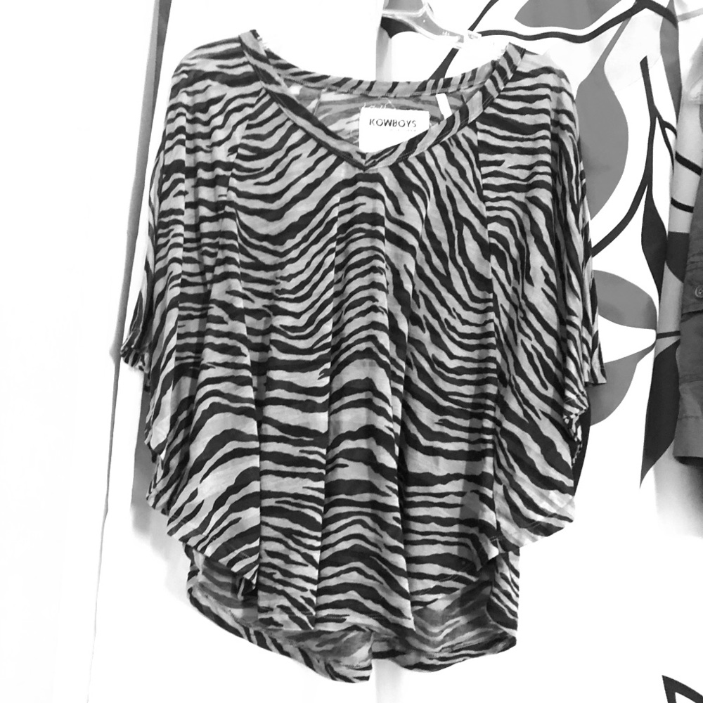 Women black and grey top